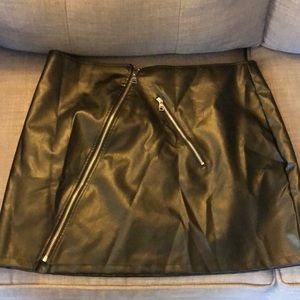 Never Worn Leather Look Zipper Skirt 2x